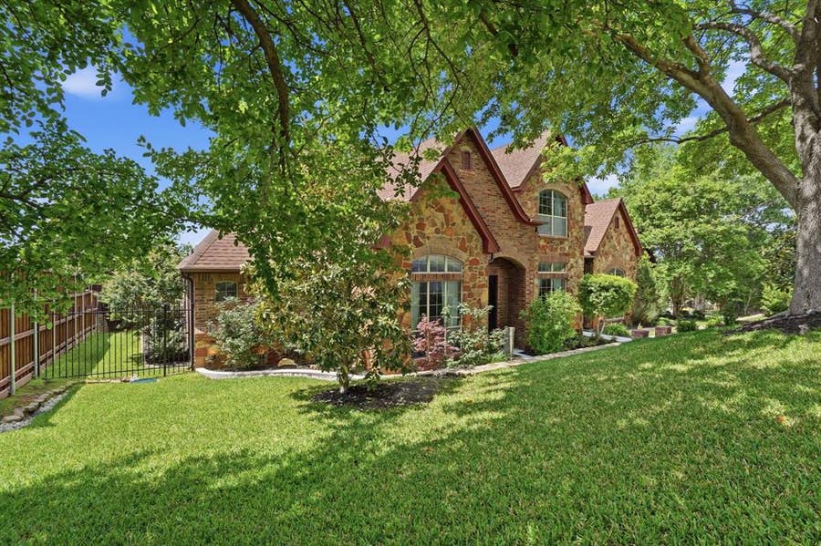 Property photo for 700 Briar Ridge Drive, Keller, TX