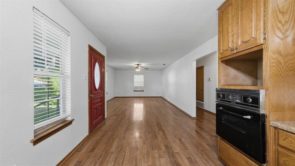 1406 S Elm Street, Weatherford, TX 76086 1406 S Elm Street, Weatherford, TX 76086