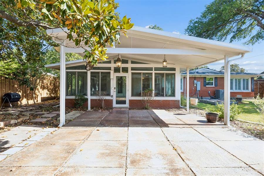 Property photo for 504 Monssen Drive, Dallas, TX