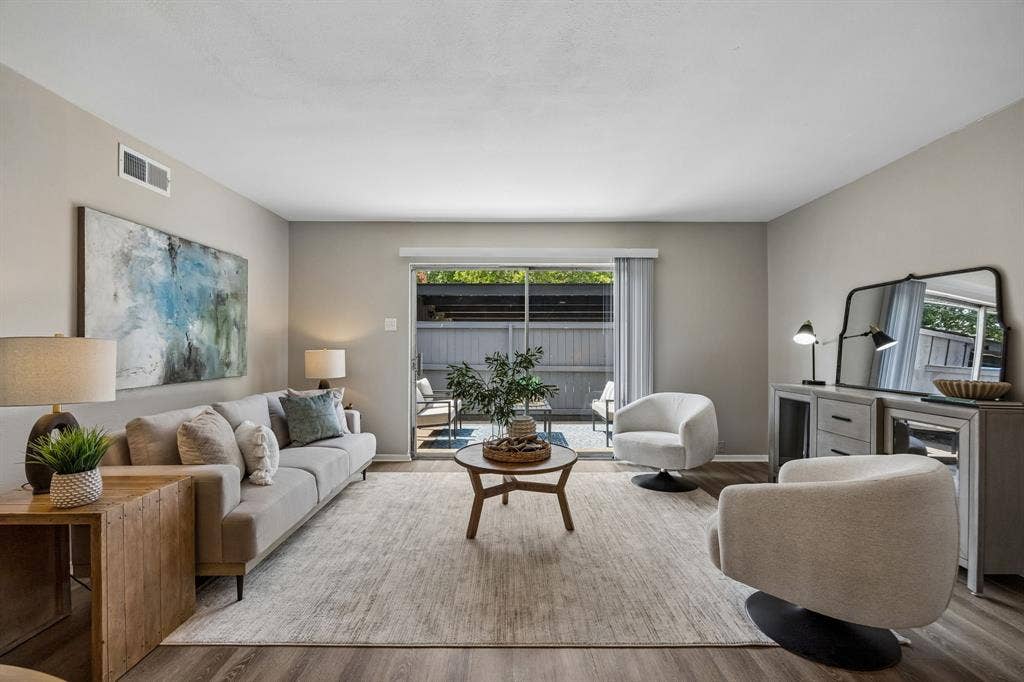 15529 El Estado Drive, Dallas, TX 75248 15529 El Estado Drive, Dallas, TX 75248