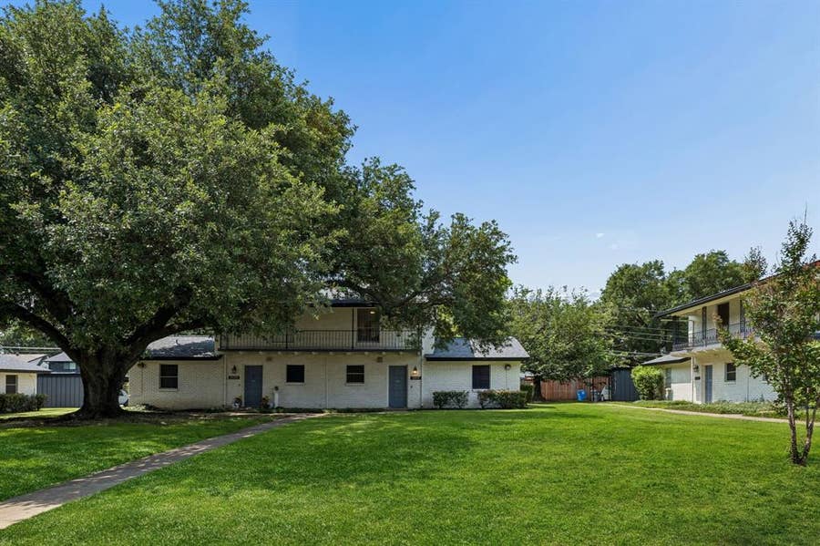 Property photo for 15529 El Estado Drive, Dallas, TX