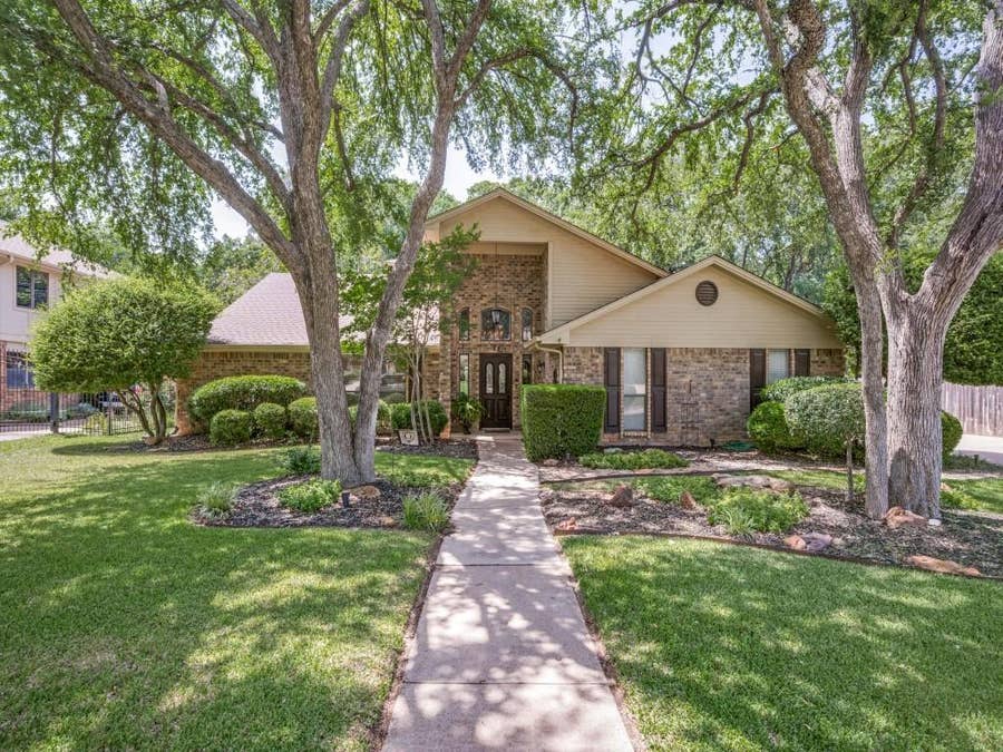 Property photo for 29 Creekmere Drive, Trophy Club, TX