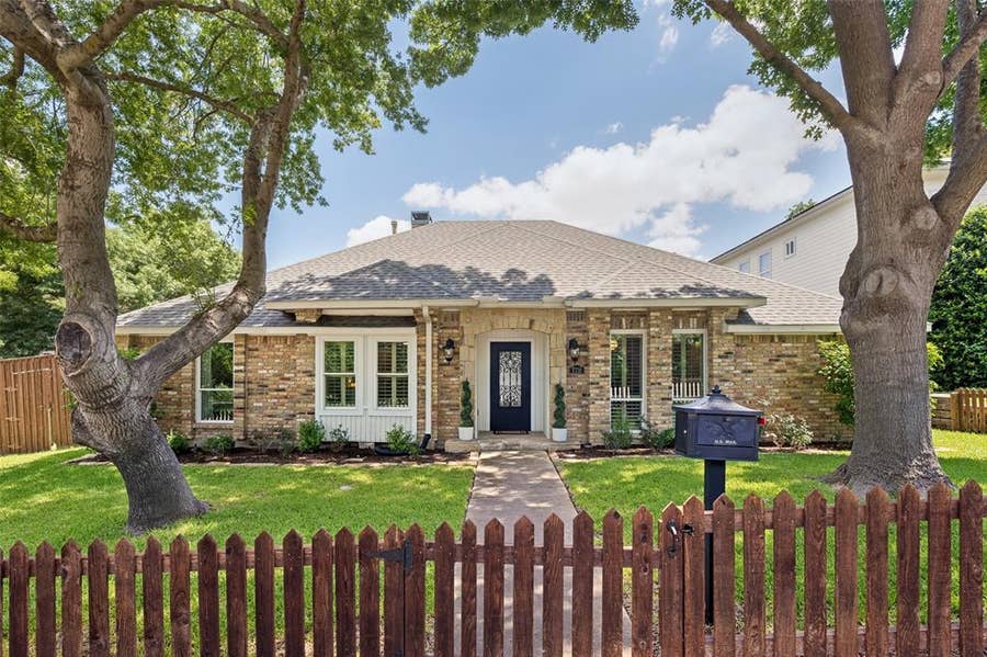 Property photo for 7718 Arborside Drive, Dallas, TX