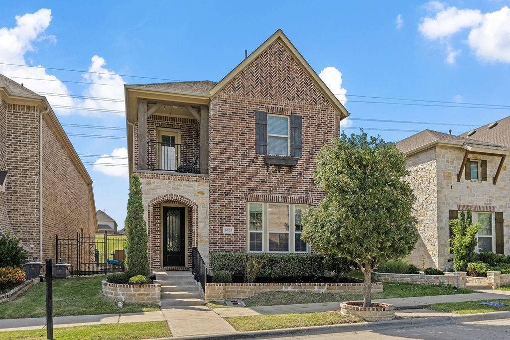 6923 Birch Creek Drive, Irving, TX 75063 6923 Birch Creek Drive, Irving, TX 75063