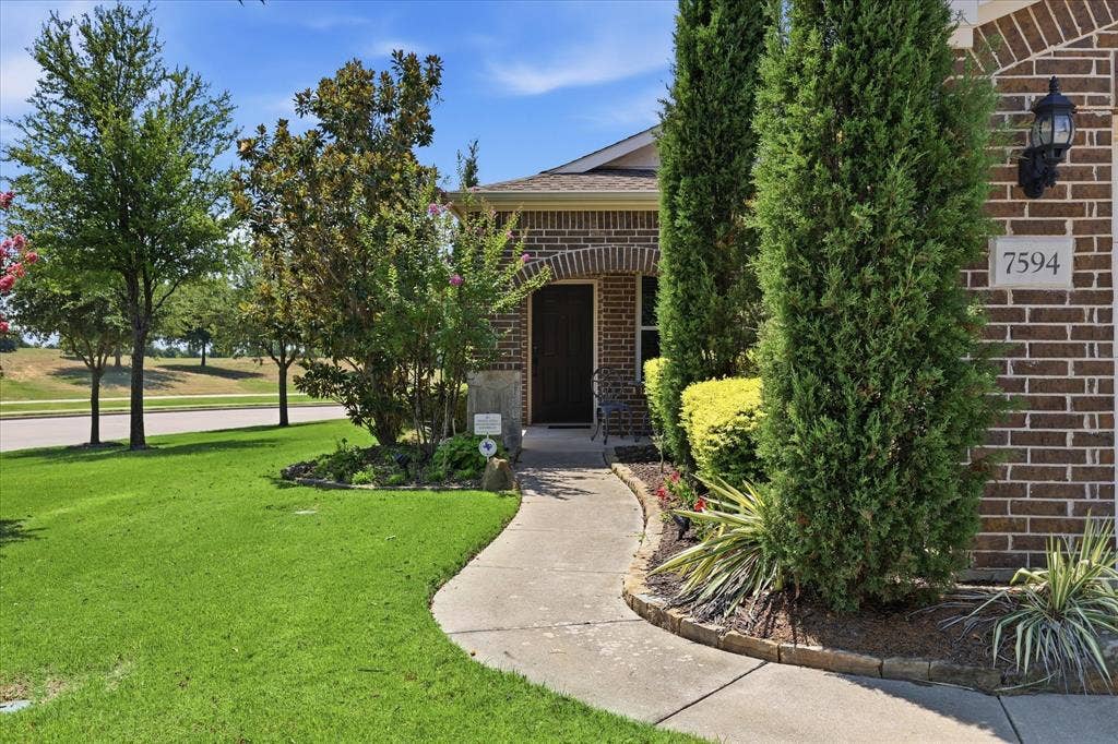 7594 Trull Brook Lane, Frisco, TX 75036 Landscaped Corner Lot