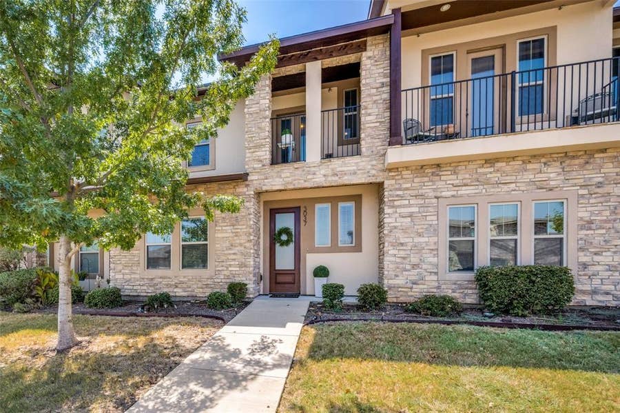 Property photo for 3037 Solana Circle, Denton, TX