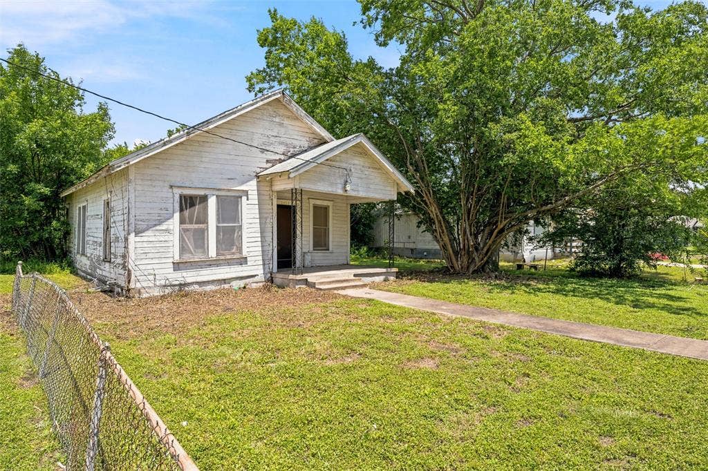 2432 S 9th Street, Waco, TX 76706 2432 S 9th Street, Waco, TX 76706