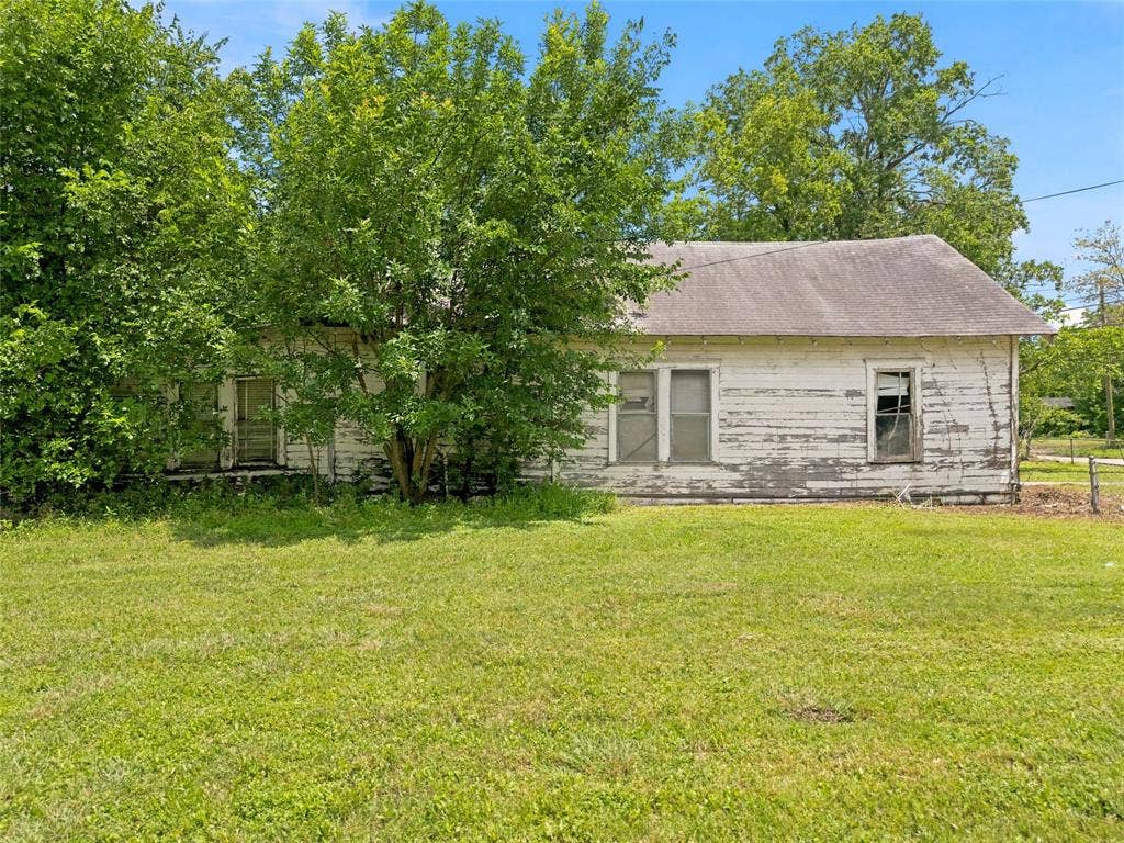 2432 S 9th Street, Waco, TX 76706 2432 S 9th Street, Waco, TX 76706