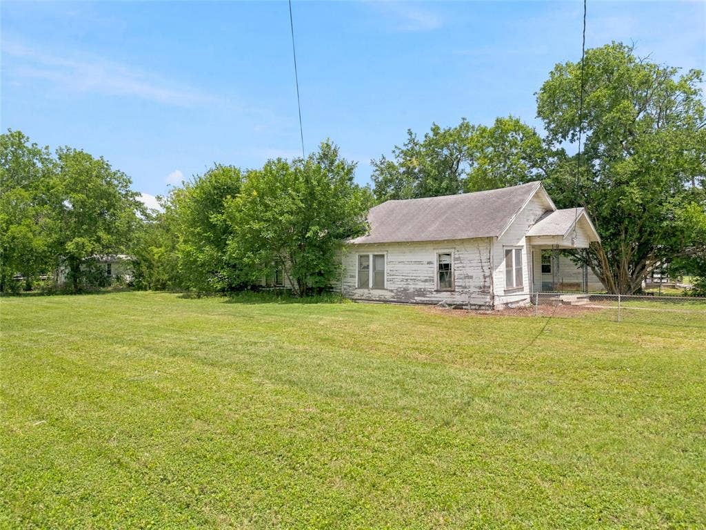 2432 S 9th Street, Waco, TX 76706 2432 S 9th Street, Waco, TX 76706