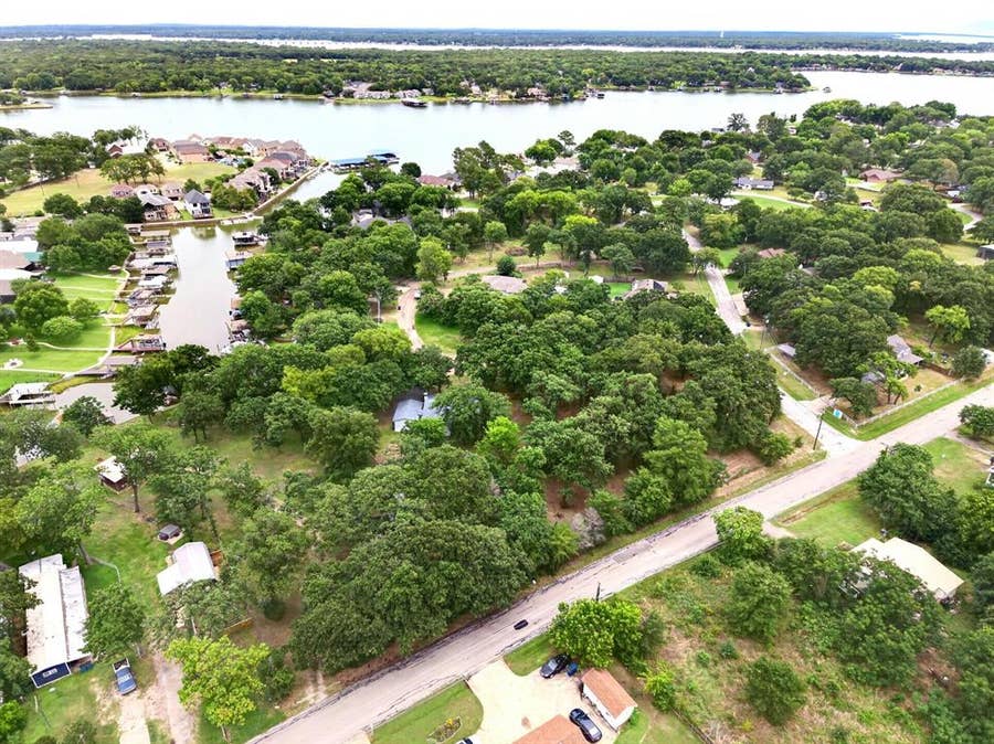 Property photo for 628 Legendary Lane, Gun Barrel City, TX