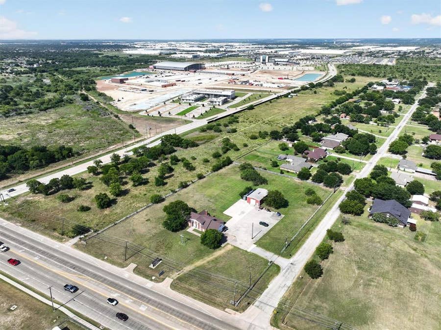 Property photo for 10217 N Crowley Road, Fort Worth, TX