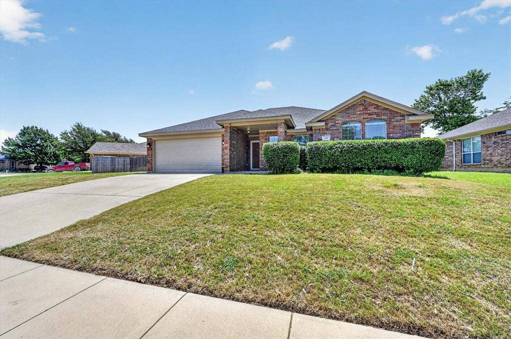 431 Nutmeg, Burleson, TX 76028 431 Nutmeg, Burleson, TX 76028