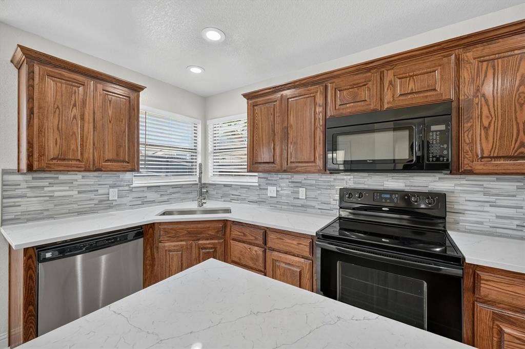 431 Nutmeg, Burleson, TX 76028 431 Nutmeg, Burleson, TX 76028