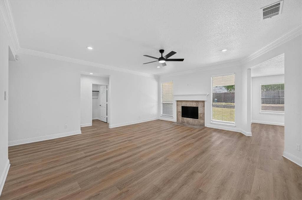 431 Nutmeg, Burleson, TX 76028 431 Nutmeg, Burleson, TX 76028