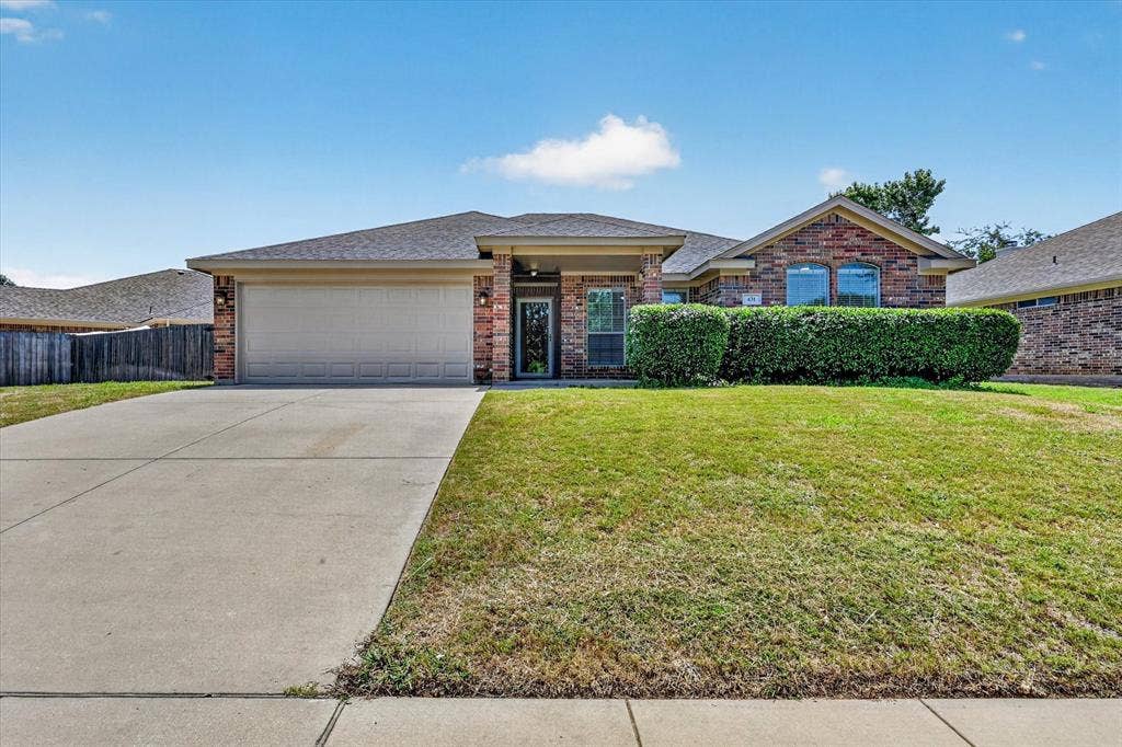 431 Nutmeg, Burleson, TX 76028 431 Nutmeg, Burleson, TX 76028