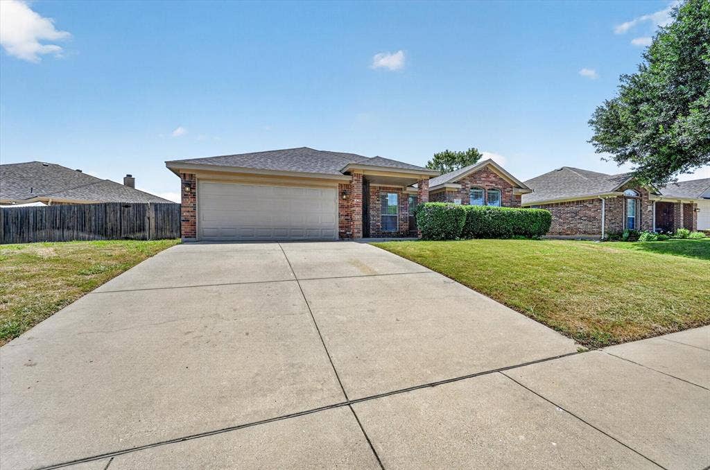 431 Nutmeg, Burleson, TX 76028 431 Nutmeg, Burleson, TX 76028