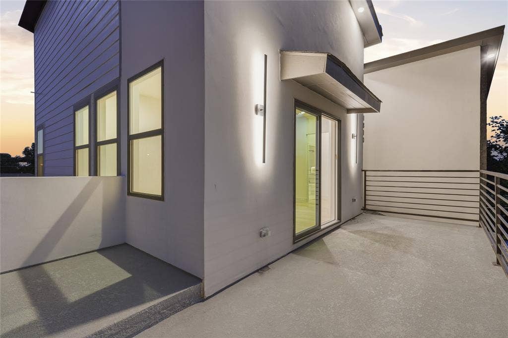 1810 Bickers Street, Dallas, TX 75212