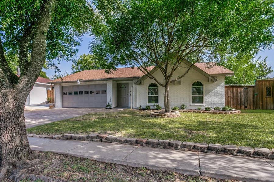 Property photo for 430 E Grenoble Drive, Grand Prairie, TX