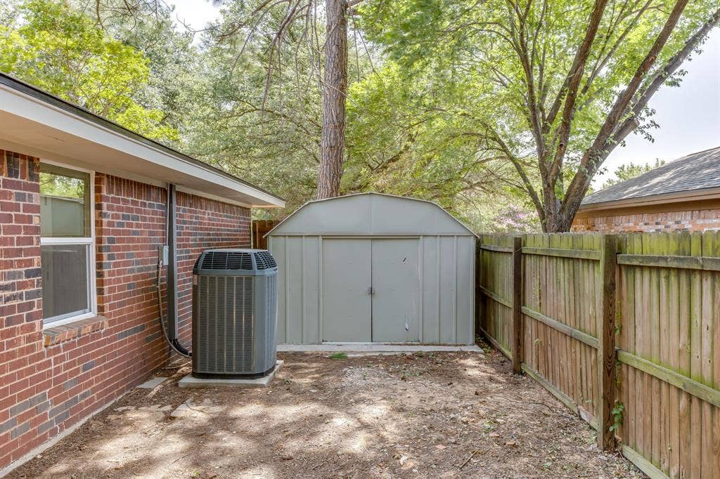 2709 Springbrooke Drive, Hurst, TX 76054 2709 Springbrooke Drive, Hurst, TX 76054