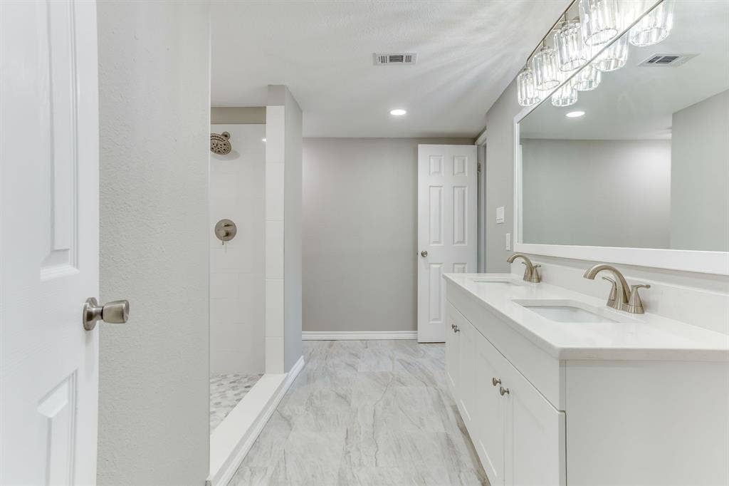 2709 Springbrooke Drive, Hurst, TX 76054 2709 Springbrooke Drive, Hurst, TX 76054