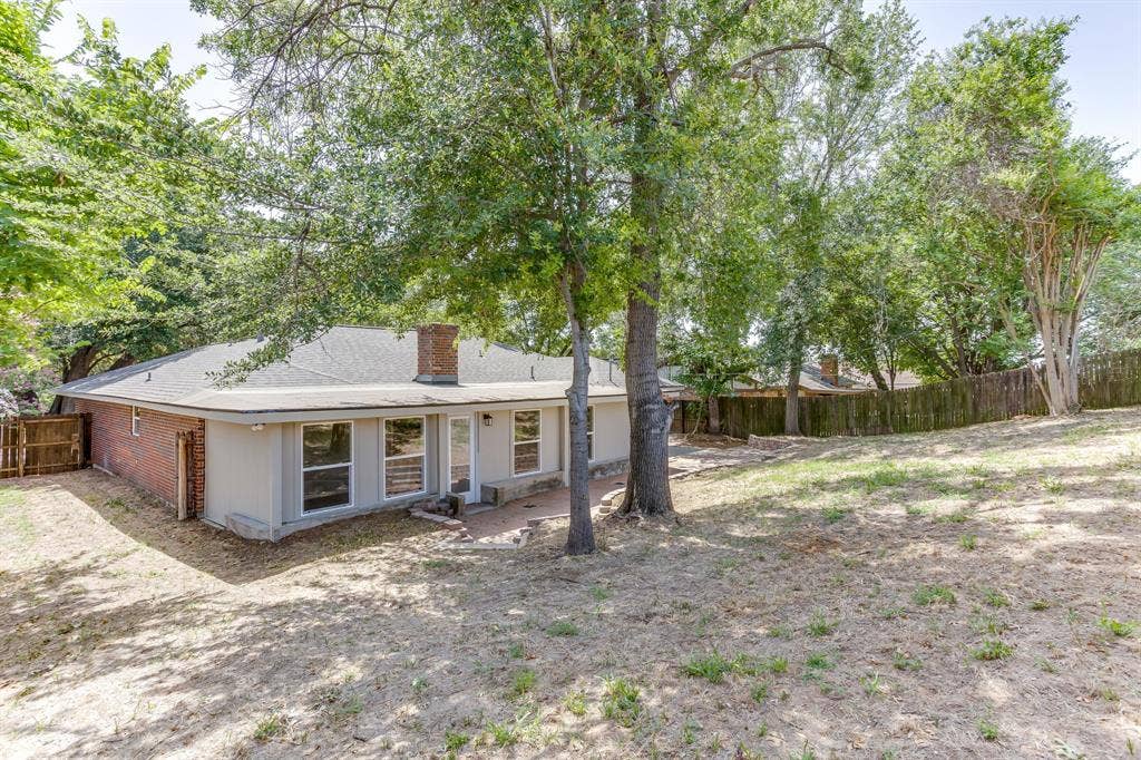 2709 Springbrooke Drive, Hurst, TX 76054 2709 Springbrooke Drive, Hurst, TX 76054