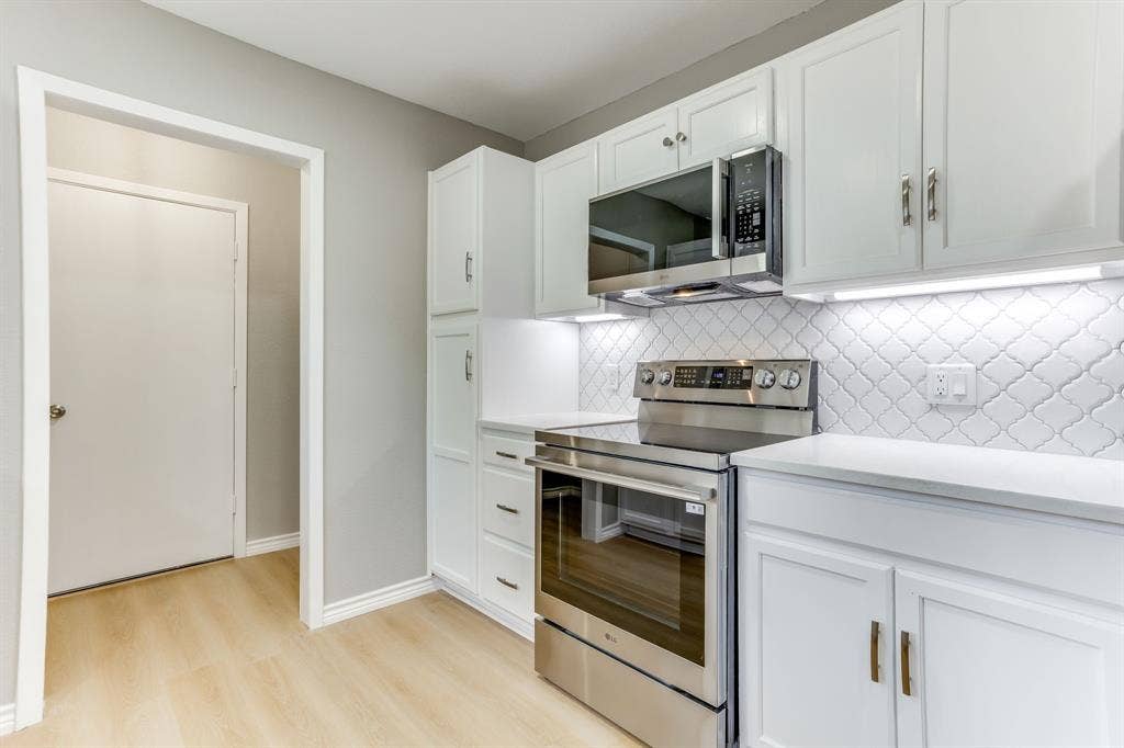 2709 Springbrooke Drive, Hurst, TX 76054 2709 Springbrooke Drive, Hurst, TX 76054