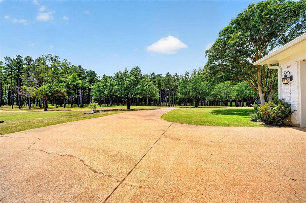 1201 Robbins Road, Athens, TX 75751 Ample covered & uncovered parking space