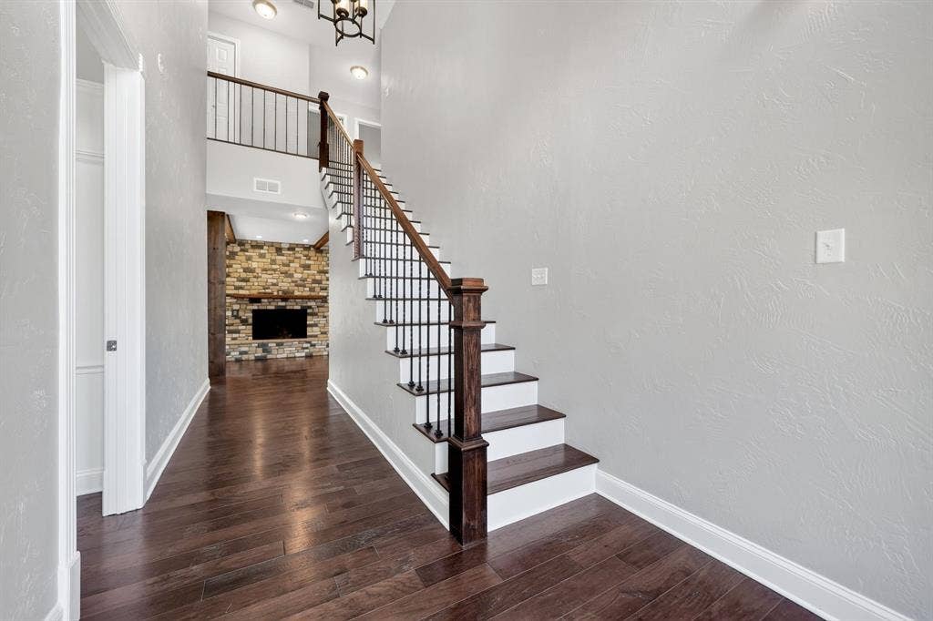 1201 Robbins Road, Athens, TX 75751 Entryway from front of home