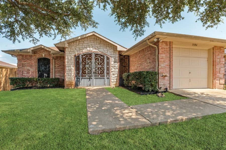 Property photo for 3104 Caballero Circle, Dallas, TX