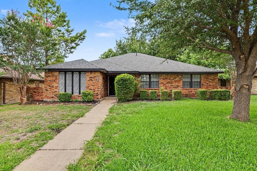 Property photo for 1528 Copper Creek Drive, Plano, TX