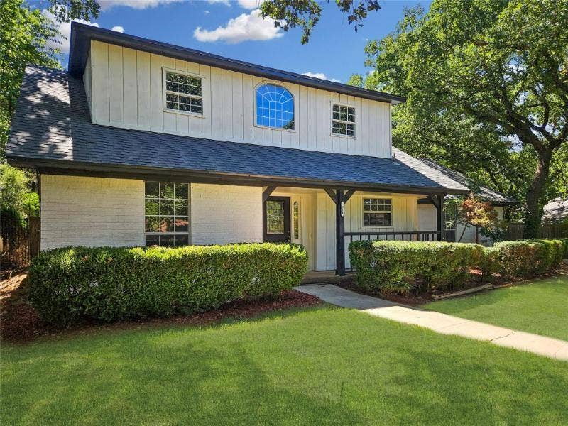 Property photo for 1914 Emerson Lane, Denton, TX