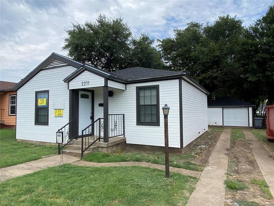 Property photo for 2211 W Illinois Avenue, Dallas, TX