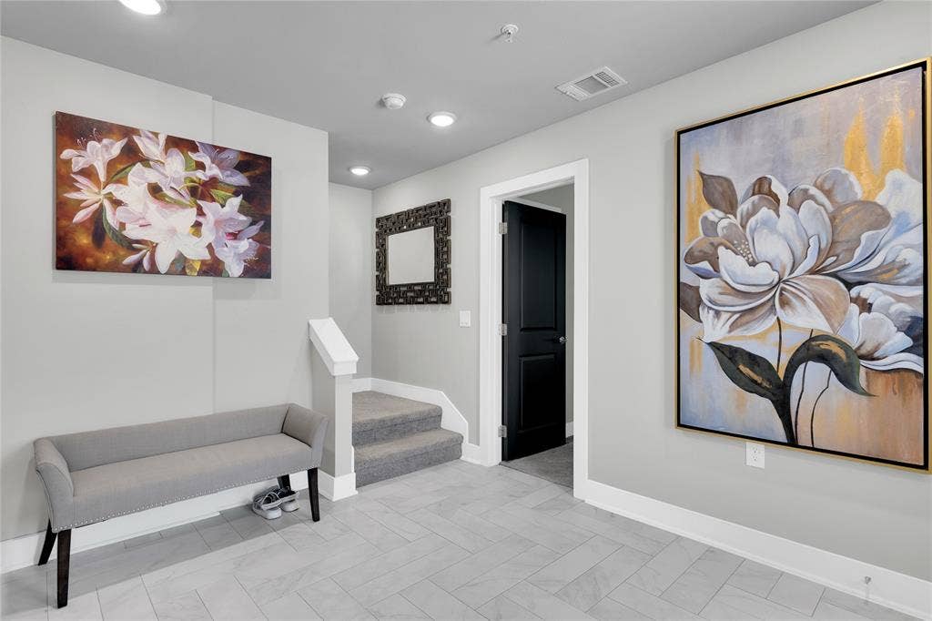 3349 Norris Street, Plano, TX 75074 Large Foyer and a Second Primary Suite on the ground floor