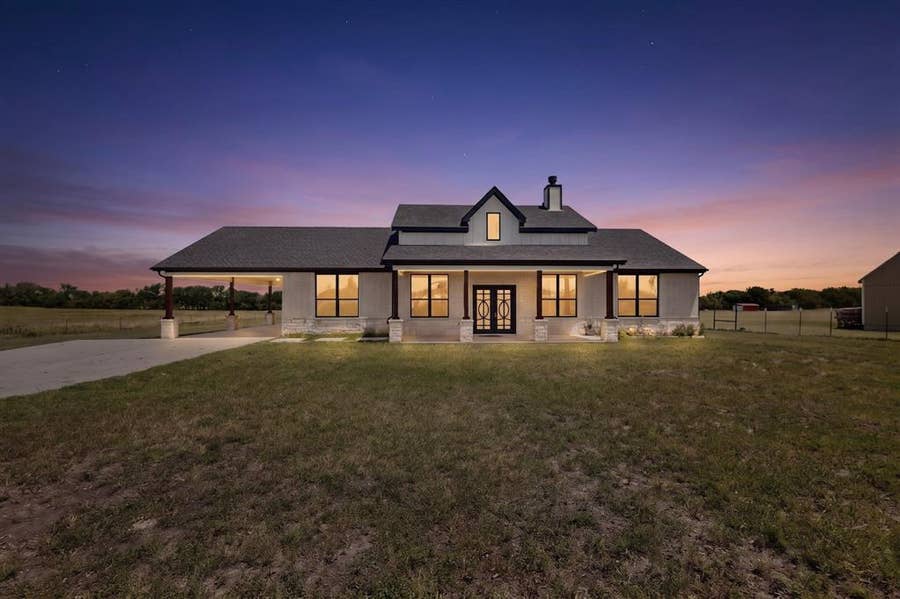 Property photo for 204 County Road 1001, Greenville, TX