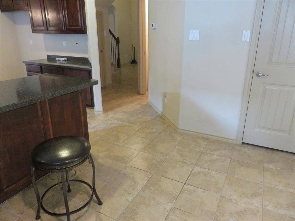 1122 Walter Stephenson Road, Midlothian, TX 76065 Dining