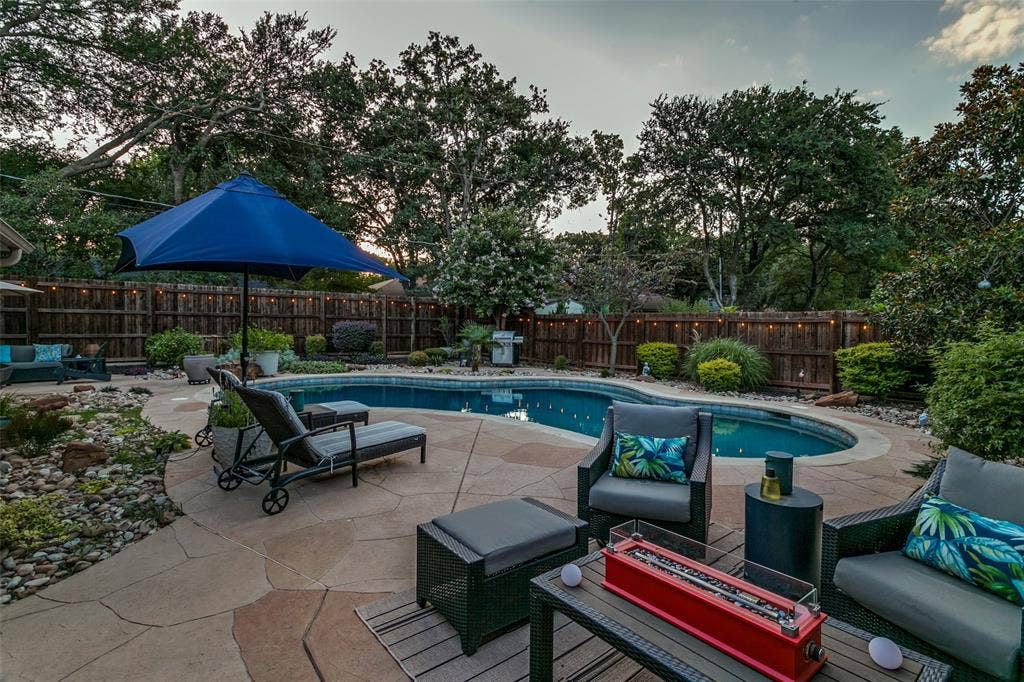 2845 Autumn Drive, Hurst, TX 76054 2845 Autumn Drive, Hurst, TX 76054