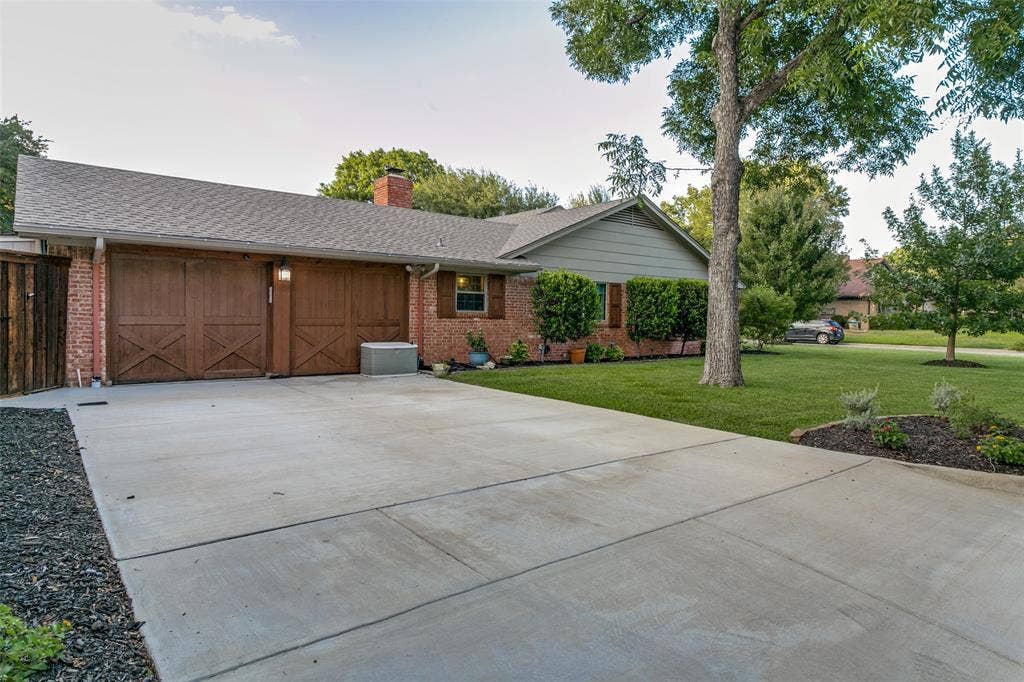2845 Autumn Drive, Hurst, TX 76054 2845 Autumn Drive, Hurst, TX 76054