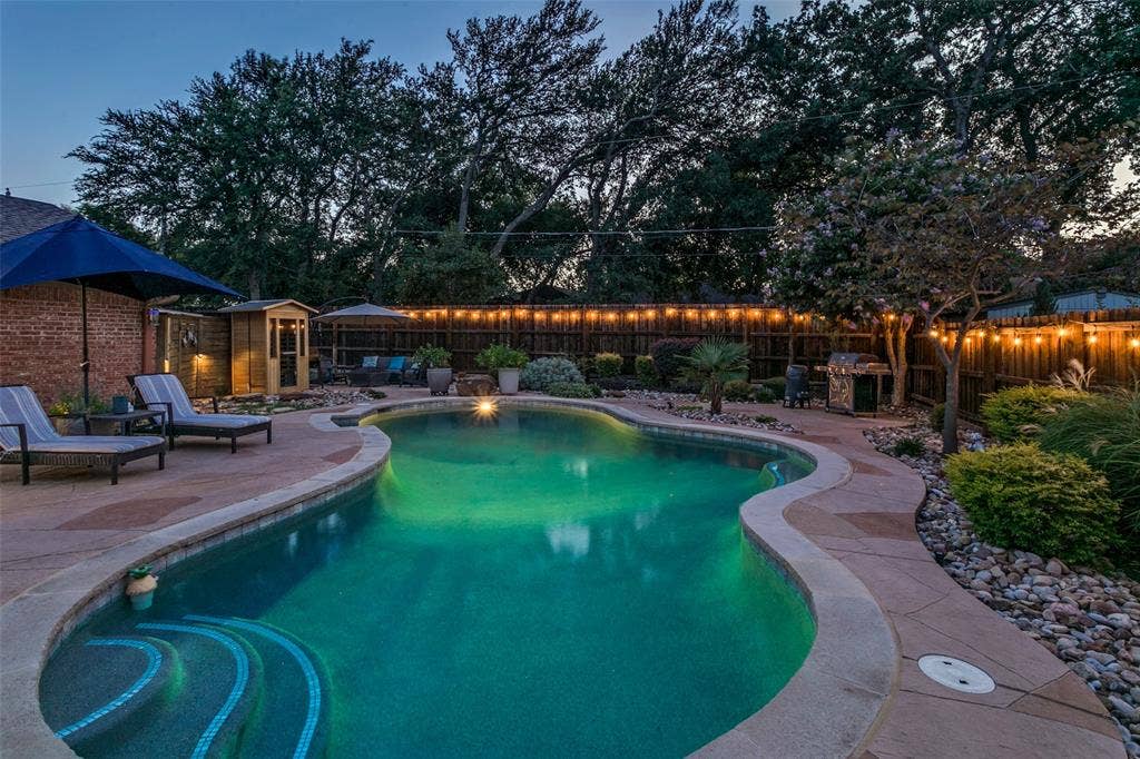 2845 Autumn Drive, Hurst, TX 76054 2845 Autumn Drive, Hurst, TX 76054