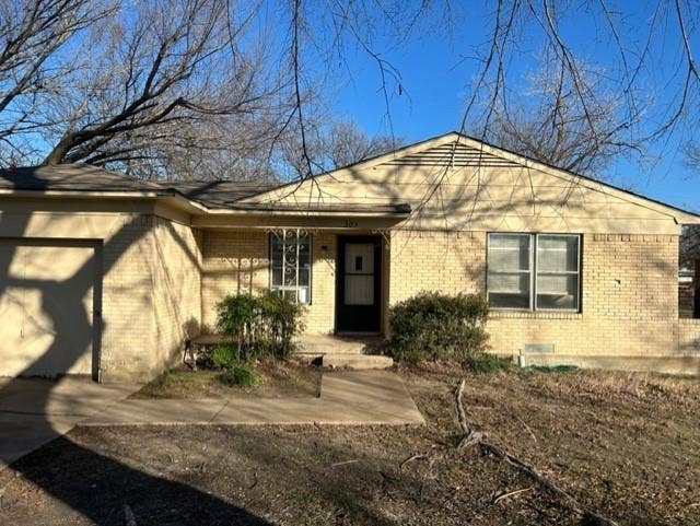 Property photo for 303 S Ballard Avenue, Wylie, TX