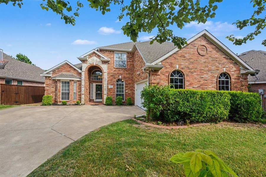 Property photo for 8006 Killarney Lane, Rowlett, TX