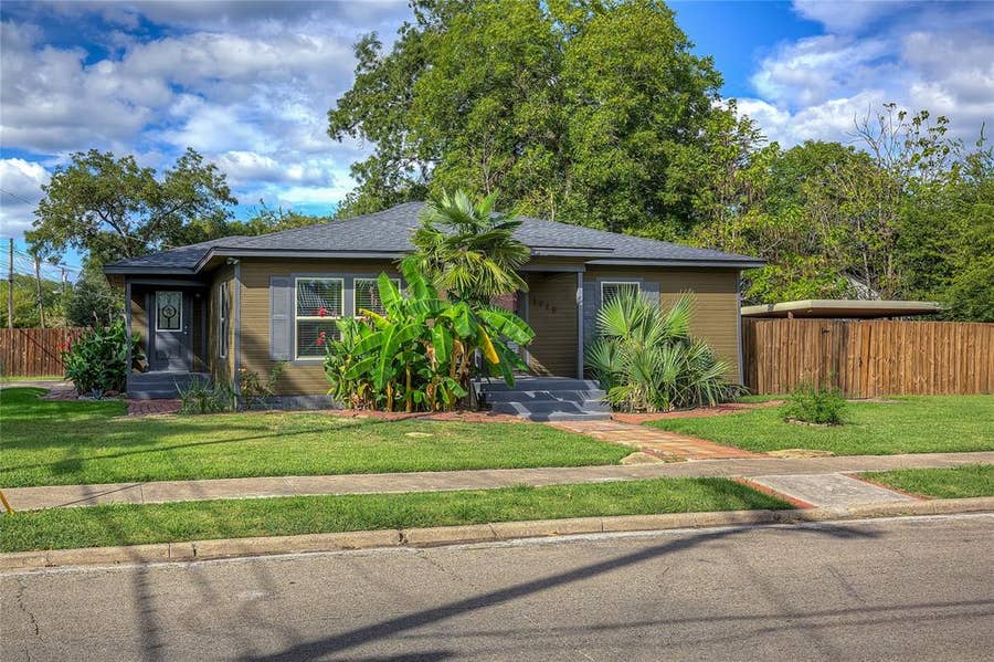 Property photo for 1918 Walworth Street, Greenville, TX
