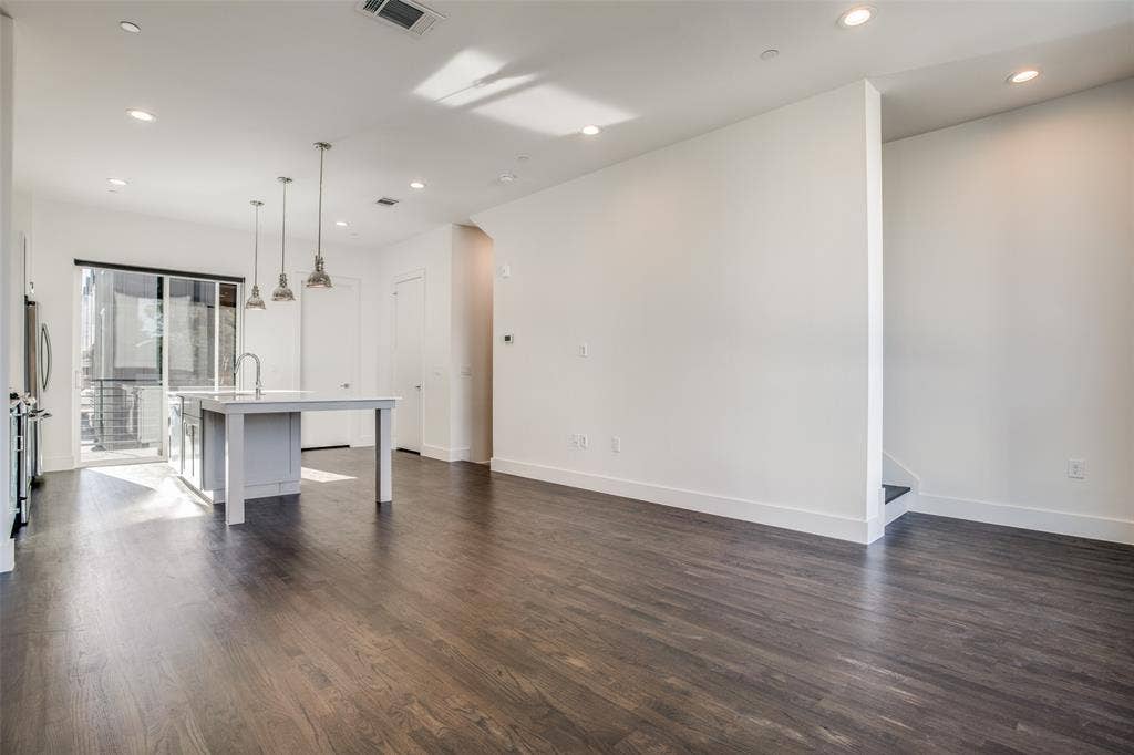 4419 Cabell Drive, #106, Dallas, TX 75204