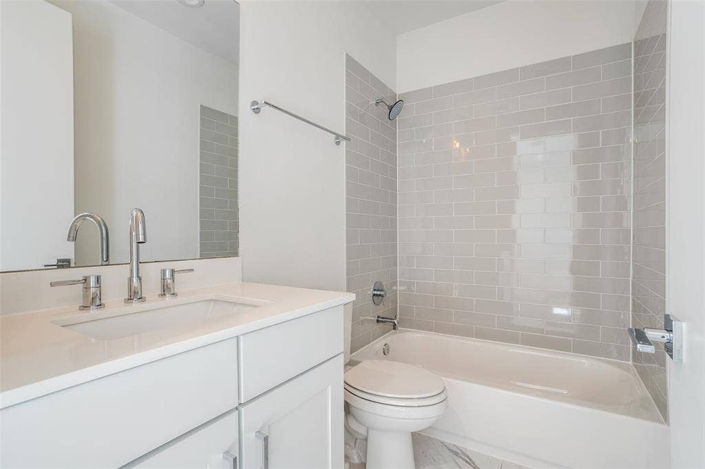 4419 Cabell Drive, #106, Dallas, TX 75204