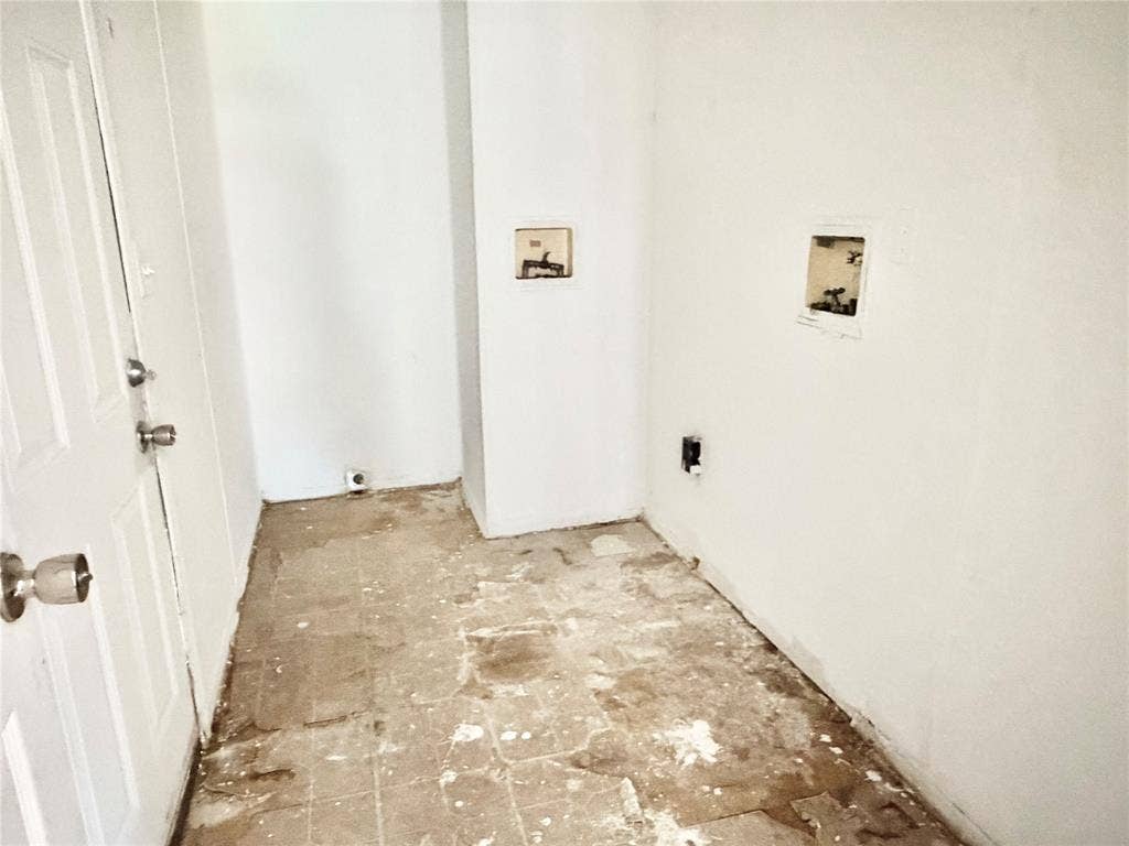 2021 S Weatherford Road, Midlothian, TX 76065 2021 S Weatherford Road, Midlothian, TX 76065