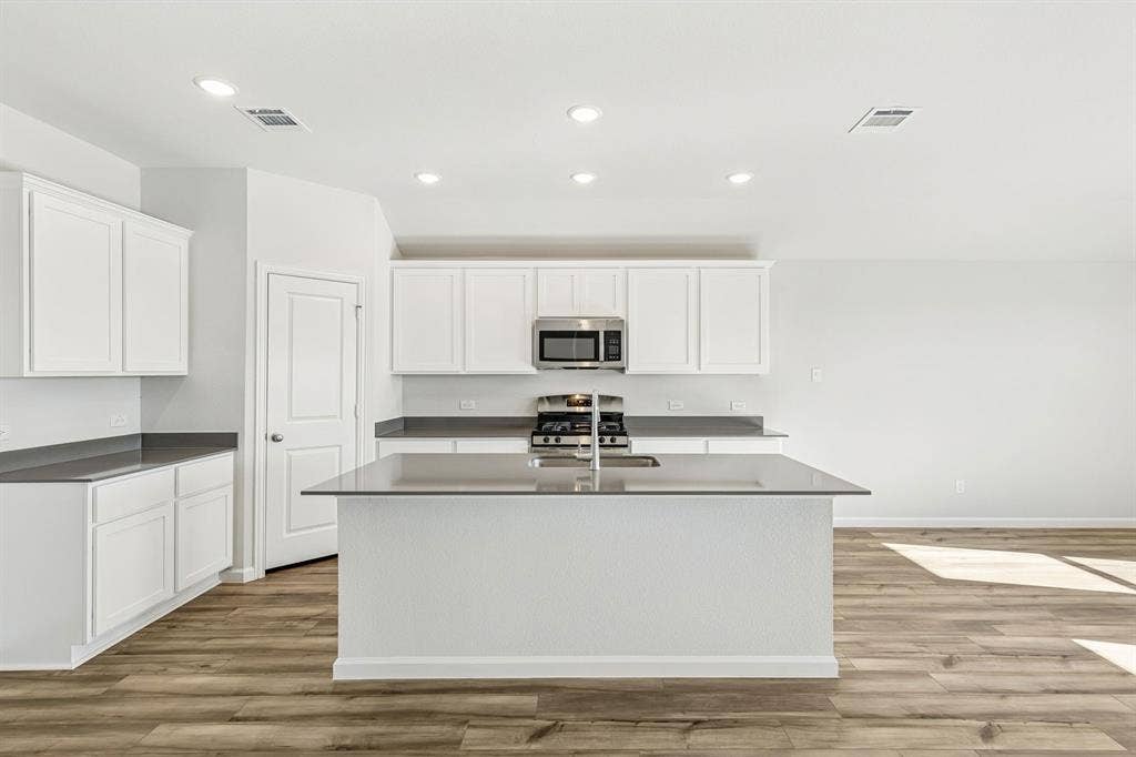 3711 Brewster, Royse City, TX 75189 Representative (2)