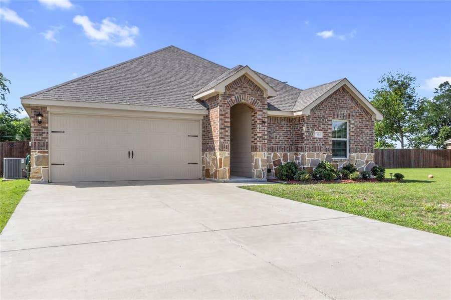 Property photo for 1804 Pecan Valley Drive, Kaufman, TX
