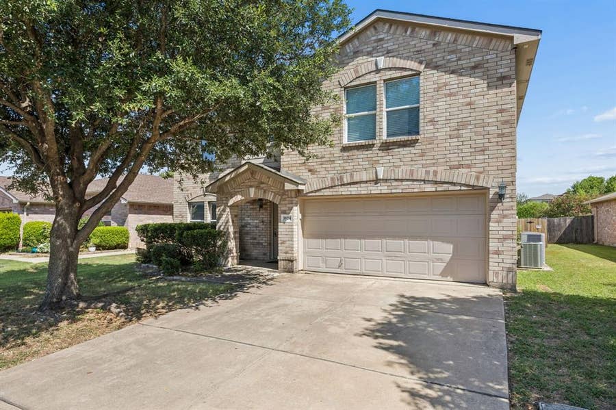 Property photo for 3924 Estrella Court, Fort Worth, TX