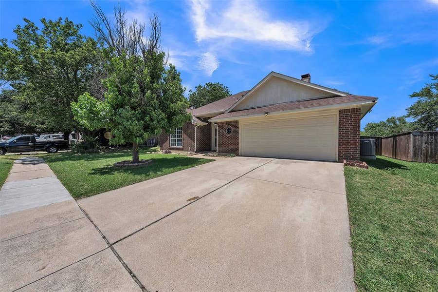 Property photo for 1409 Prentice Street, Arlington, TX