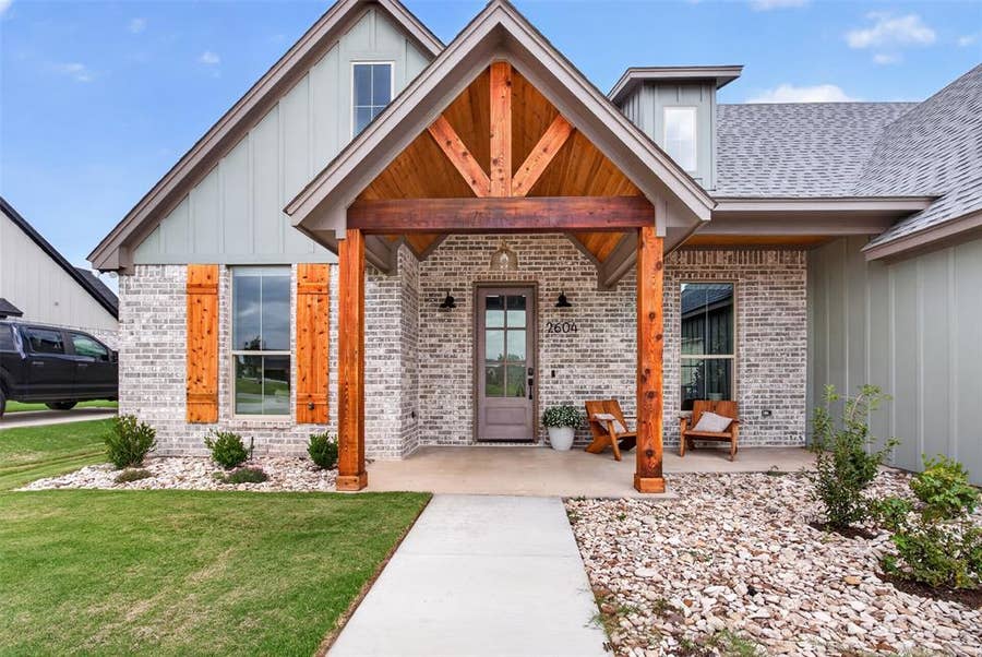 Property photo for 2604 Candlestick Drive, Granbury, TX
