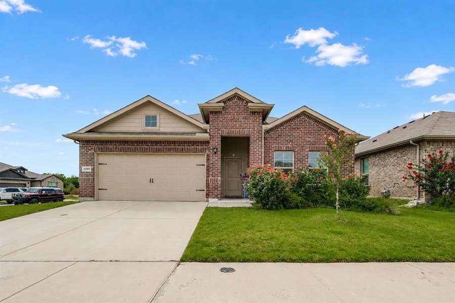 Property photo for 5201 Blue Night Drive, Fort Worth, TX